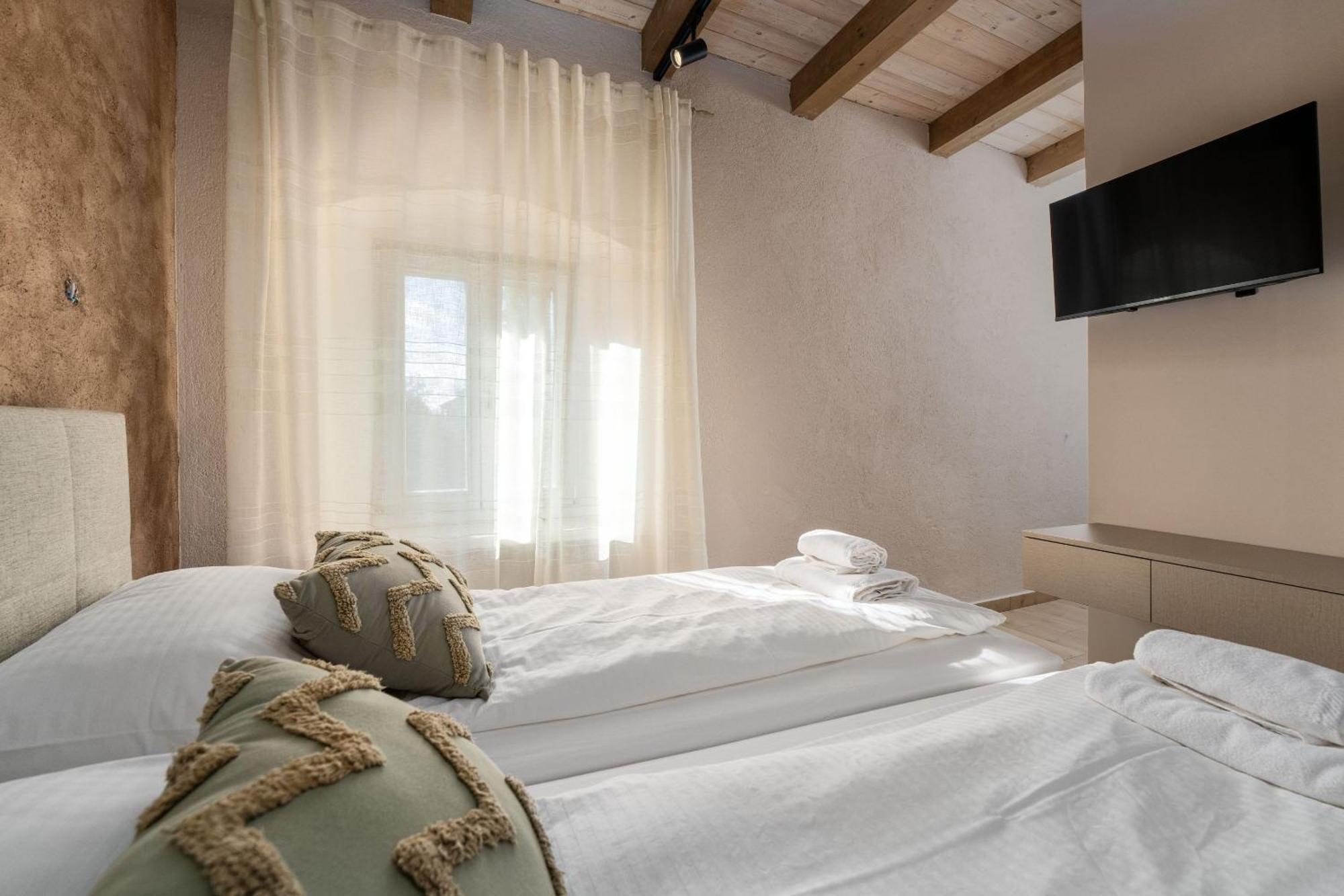 Della Croce Bed&Breakfast Svetvinčenat Zewnętrze zdjęcie